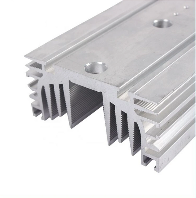 Profilo di estrusione anodizzato per dissipatore di calore di dimensioni personalizzate in alluminio
